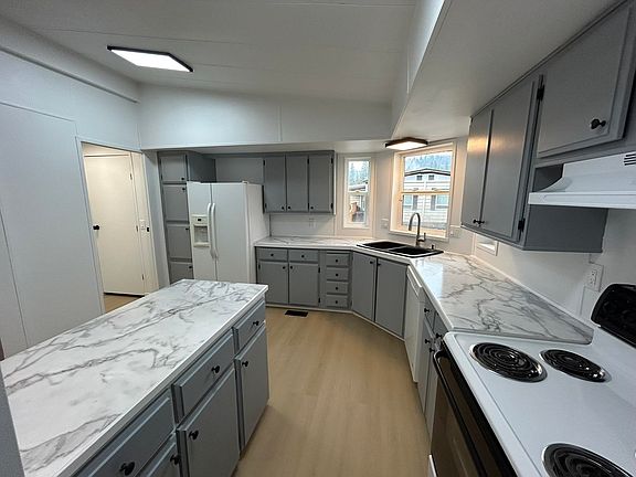 3rd image of 2311 W 16th Ave Lot 267