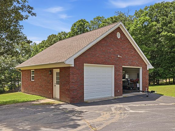 3rd image of 419 Livingston Way