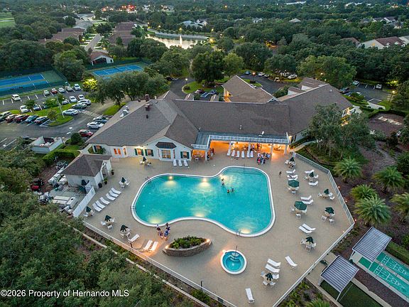 3rd image of 366 Barrington Ct