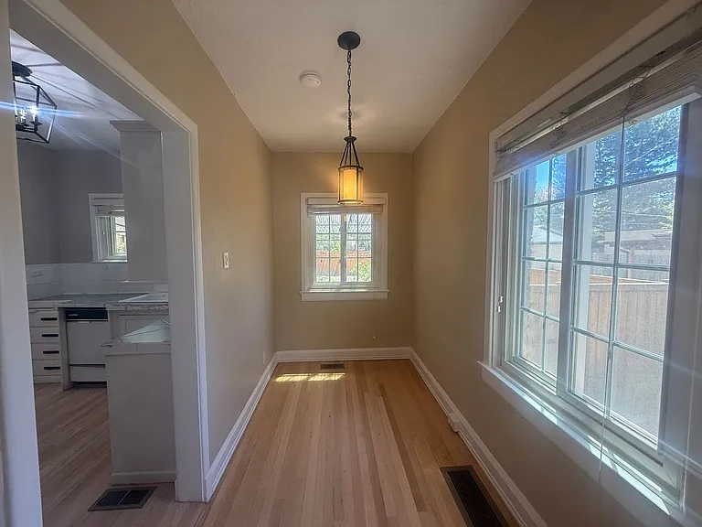 834 N Newport St — Photo 14