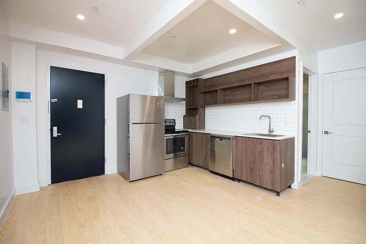 379 Harman Street — Photo 3