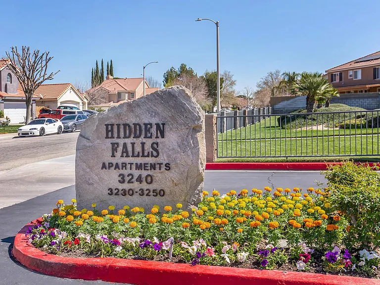 Hidden Falls Apartments — Photo 19