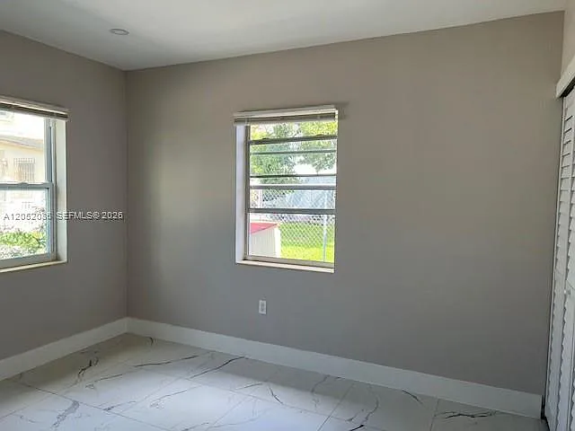 922 NW 2nd St #4 — Photo 8