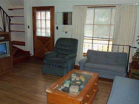 4th image of 1562 Shirley Dr