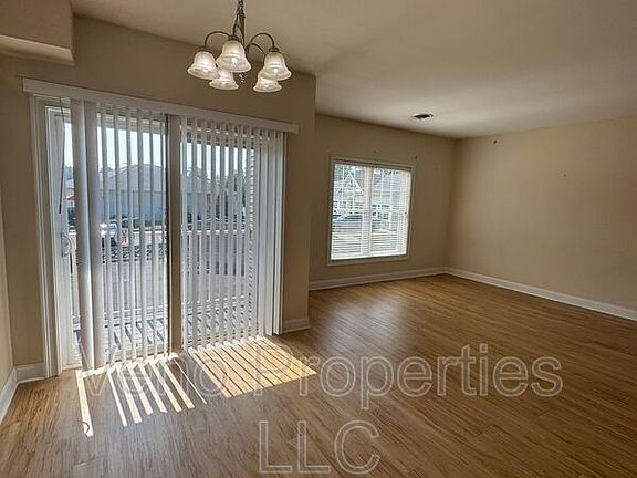 4th image of 591 Boght Rd #4