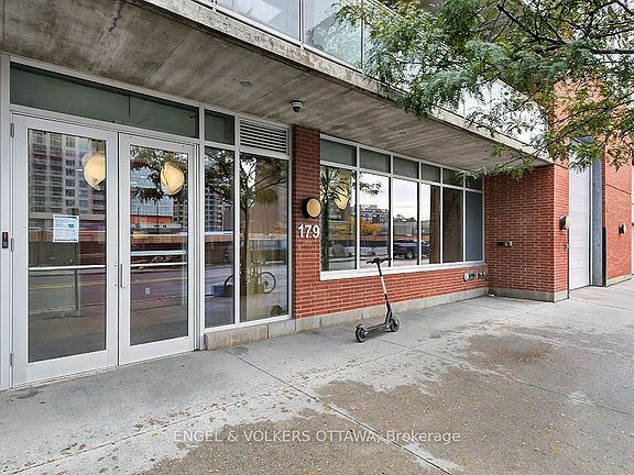 4th image of 179 George St #1008