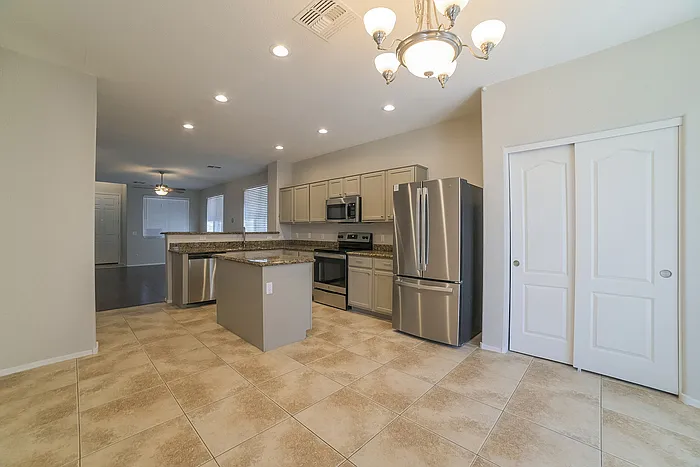 4210 S Mariposa Dr — Photo 5