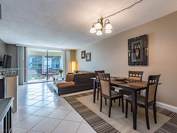 3rd image of 1040 SE 4th Ave APT 223