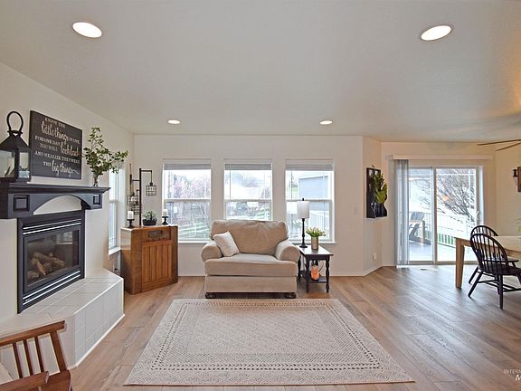 4th image of 2265 Pitchstone Dr