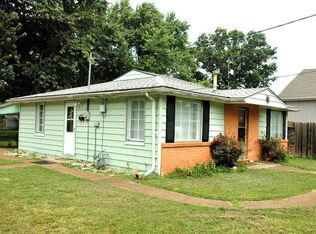 121 S 33rd St, Parsons, KS 67357