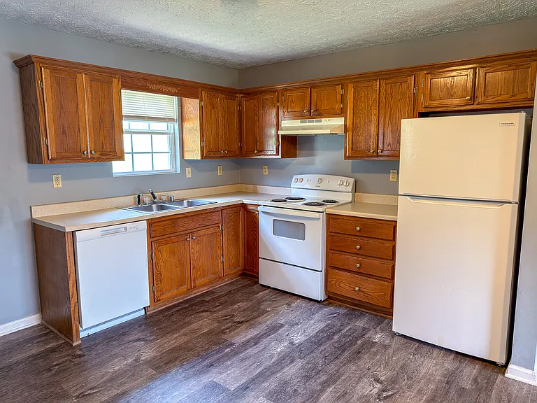 1430 S Main St #7 — Photo 5