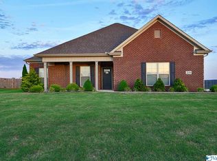 209 Briarcrest Rd, Hazel Green, AL 35750
