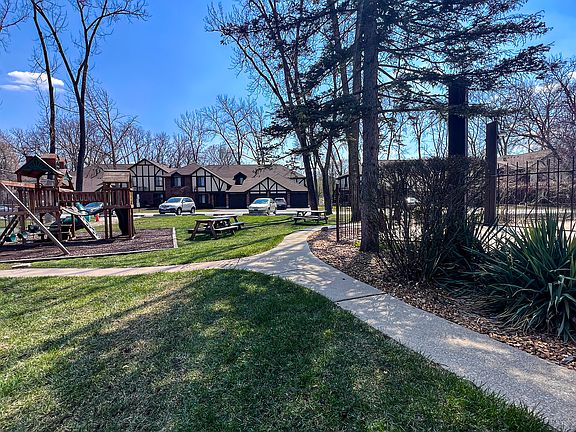 4th image of 11240 Cherry Ct #1B