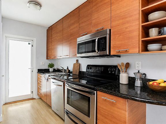5th image of 3250 NE 28th Street #404