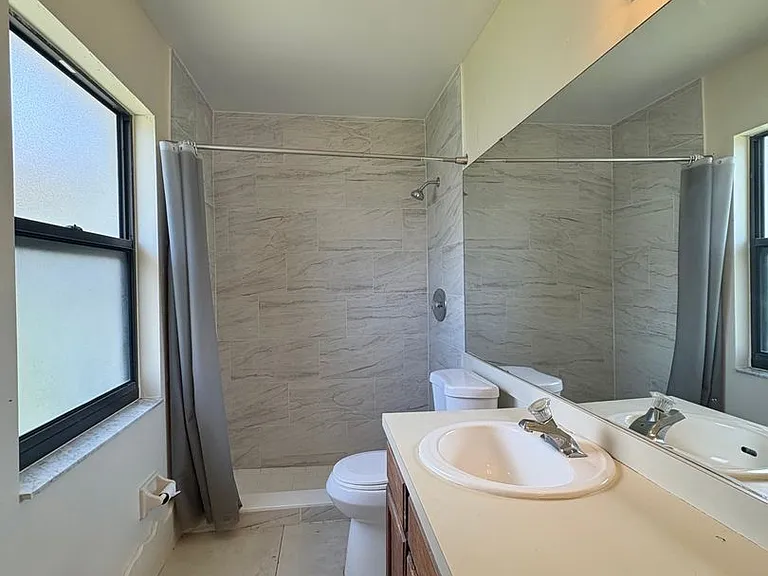2224 Fairmont Cir — Photo 10