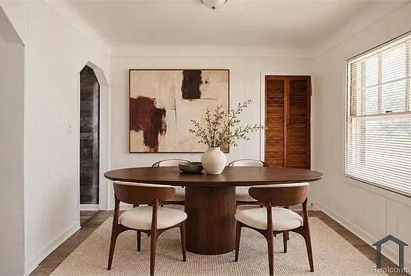 4 bed, 1298 sqft, $1,900 — Photo 3