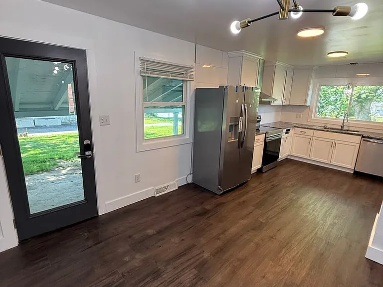 135 Grandview Ave — Photo 38