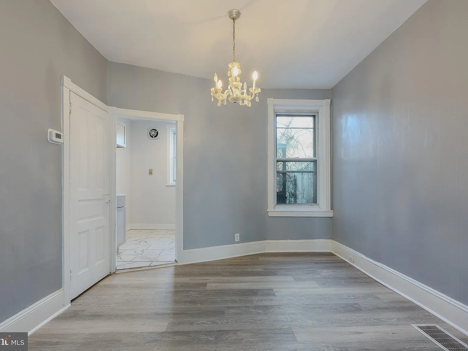 2 bed, 1.0 bath, 912 sqft, $1,600 — Photo 4
