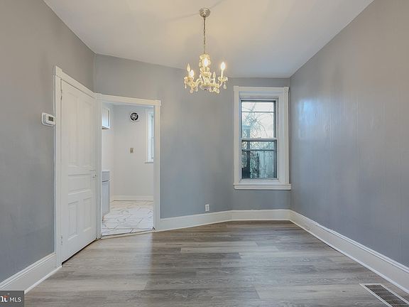 4th image of 2661 N Douglas St