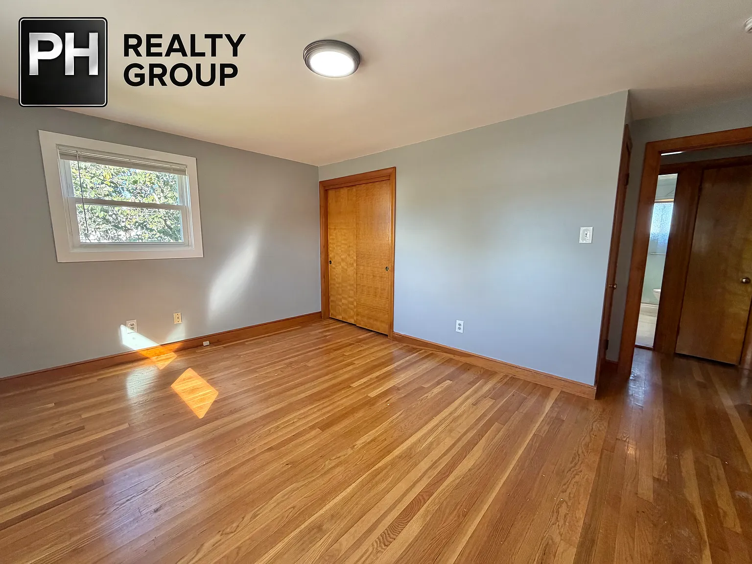 3 bed, 1.5 bath, 1064 sqft, $3,500 — Photo 3