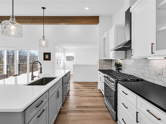 3rd image of 1757 E Paddock Rd