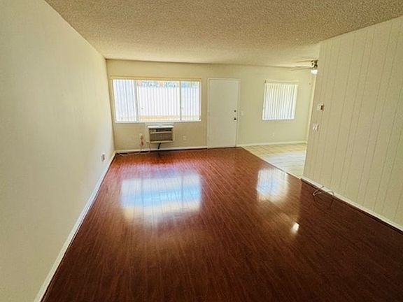 3rd image of 630 E Tujunga Ave #30D