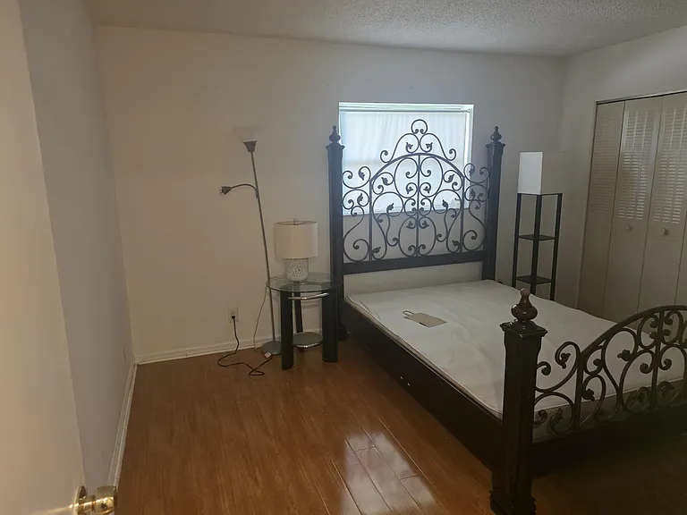 959 SE 2nd Ave #105 — Photo 16
