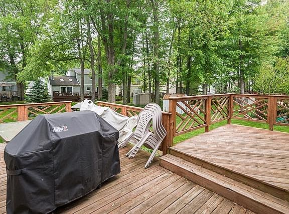 5th image of 8011 Valleyview Dr
