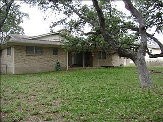 3rd image of 834 Twin Oaks Dr