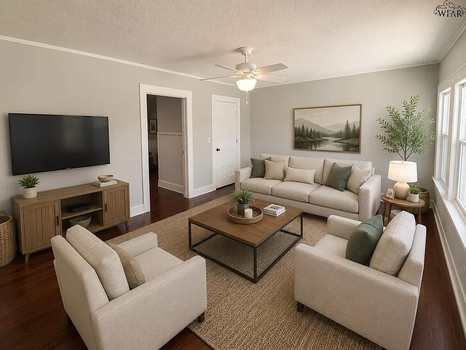 1824 Collins Ave