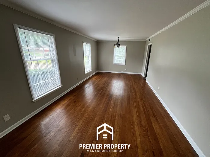 1954 Janis Dr — Photo 2