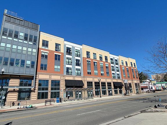 2nd image of 989 S Buchanan St Unit 418