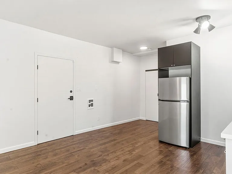 290 Holyoke St — Photo 35