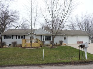 W266 Lincoln St, Fremont, WI 54940