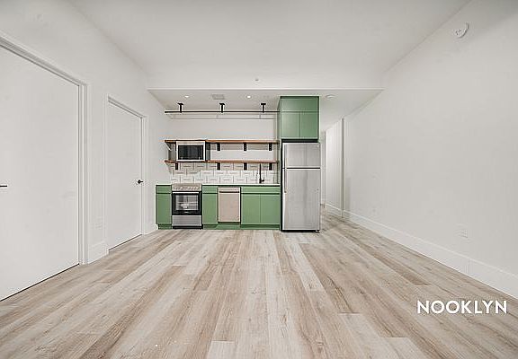 3rd image of 1510 Gates Ave #808