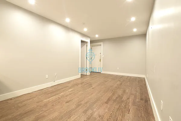 Rented by null | media 5