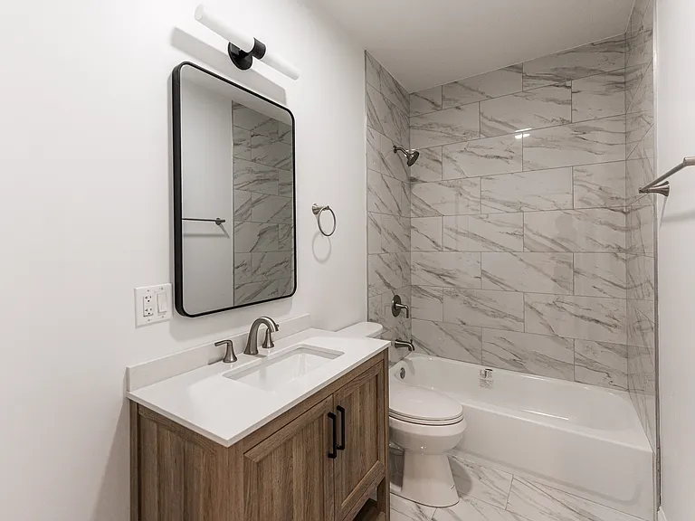2101 N Hamlin Ave #3F — Photo 10