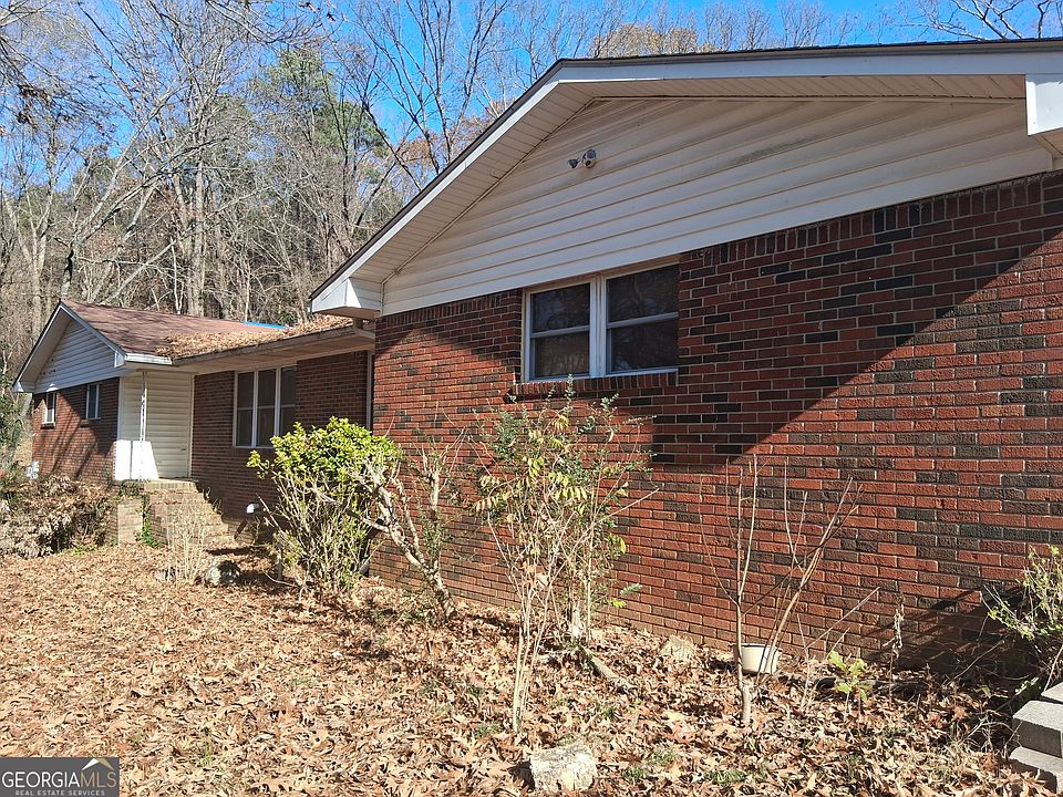 1st image of 733 Chateau Dr SE