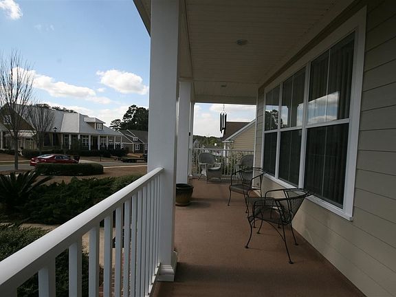 3rd image of 3061 Dickinson Dr