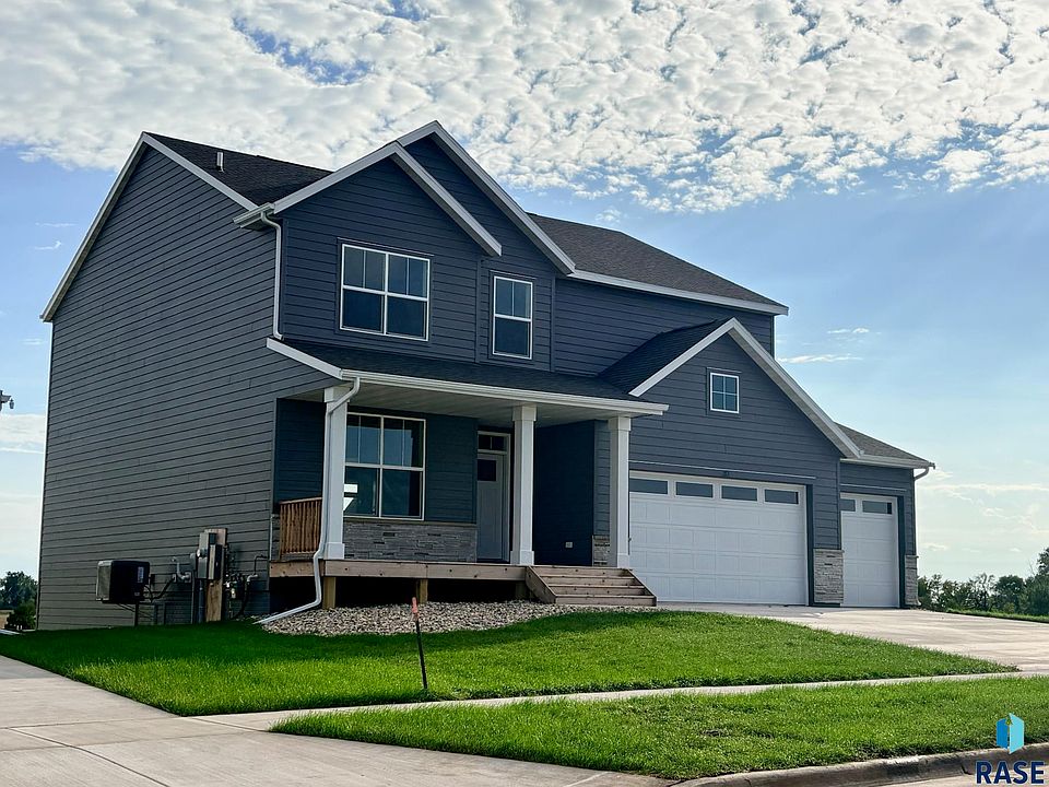 1st image of 2113 E Alexa St