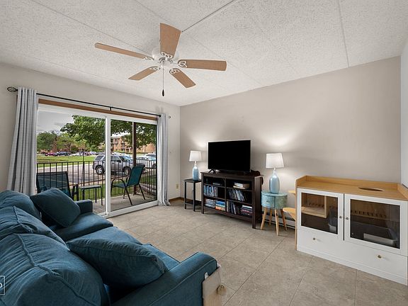 4th image of 649 N Briar Hill Ln APT 1