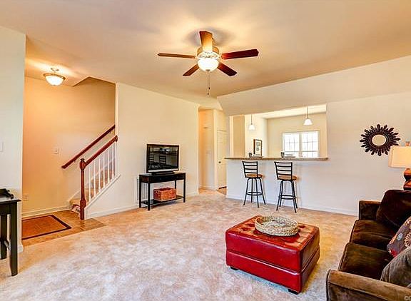 2nd image of 5407 Bloomingdale Ave