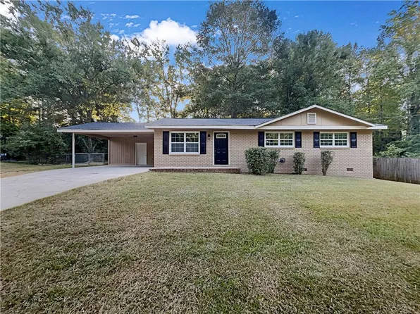 2027 Chestnut Log Dr, Lithia Springs, GA 30122