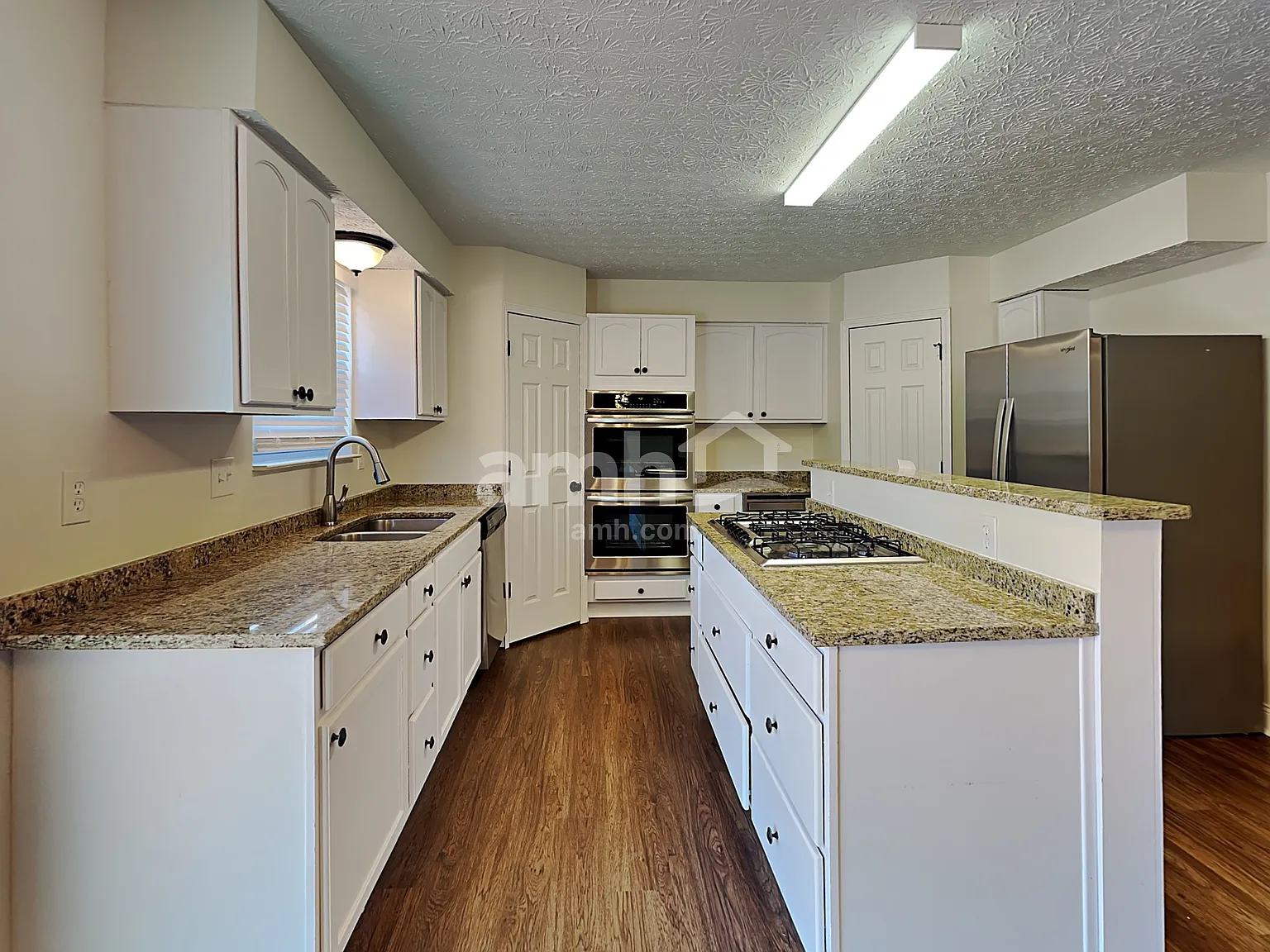 4 bed, 3.5 bath, 2560 sqft, $2,730 — Photo 3