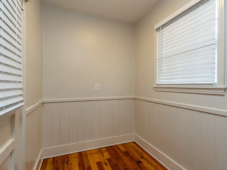 4958 Welchshire Ave — Photo 14