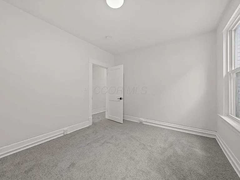 550 W Town St #550 — Photo 18