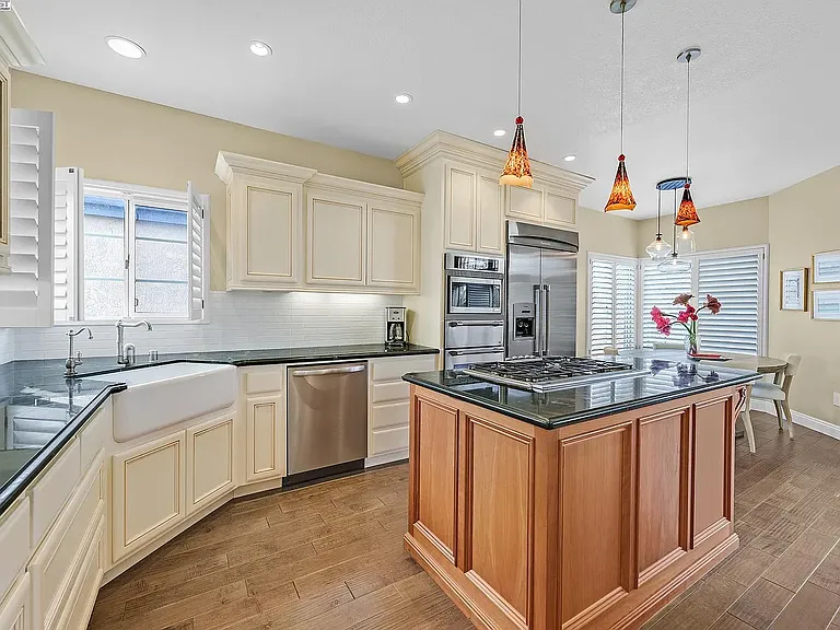 2571 Cherry Hills Dr — Photo 10
