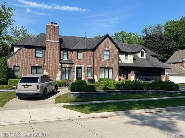 24645 Fairmount Dr, Dearborn, MI 48124