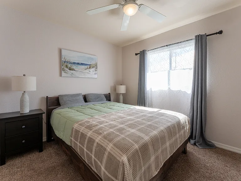 4728 SW 24th Ave — Photo 13
