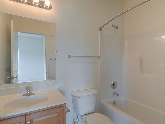 5th image of 312 Tyler Ave #A-z